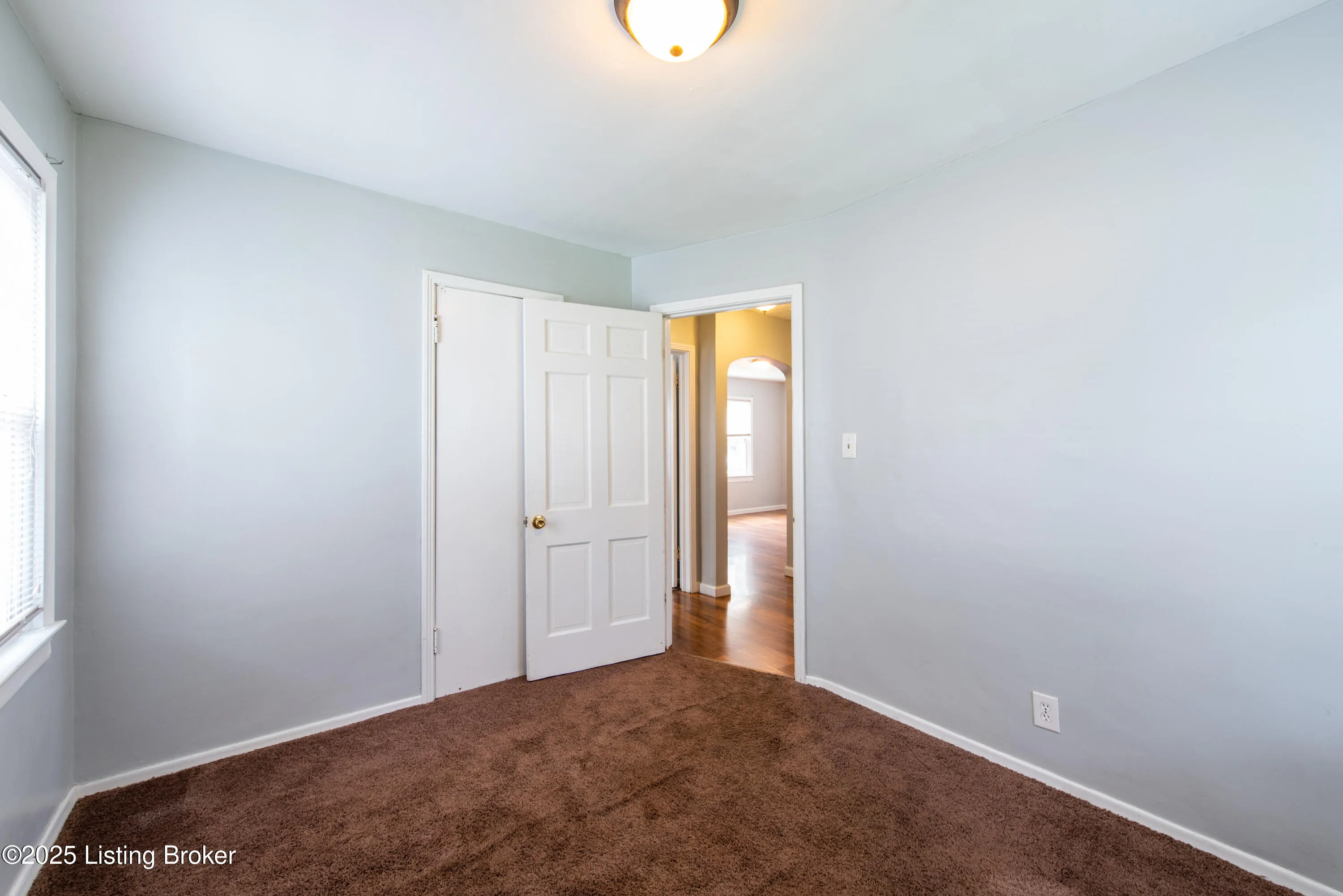 Louisville, Kentucky 40215, United States, 2 Bedrooms Bedrooms, ,1 BathroomBathrooms,Residential,Active,90080