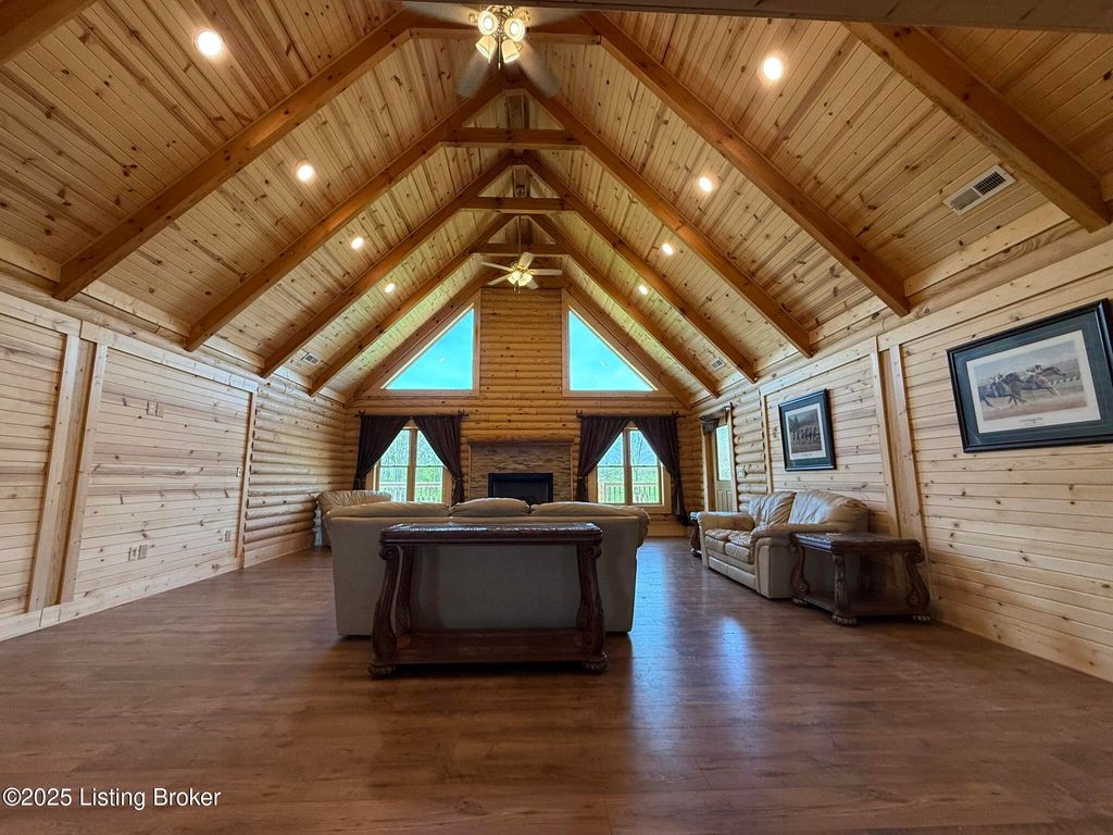 Photo of 686 Hannah Rd, Shelbyville, KY 40065 (MLS # 1690448)