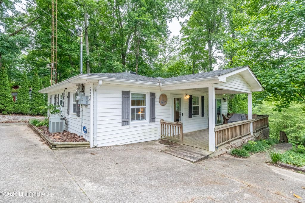 Photo of 524 Pine Ridge Ln, Hardinsburg, KY 40143 (MLS # 1719629)