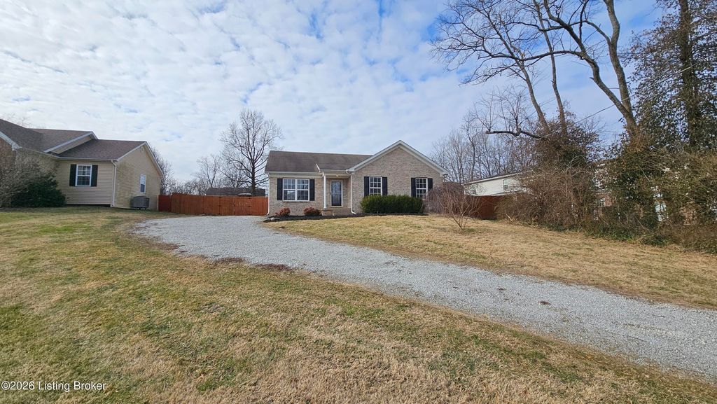 Photo of 6222 Sumac Ln, Crestwood, KY 40014 (MLS # 1707526)