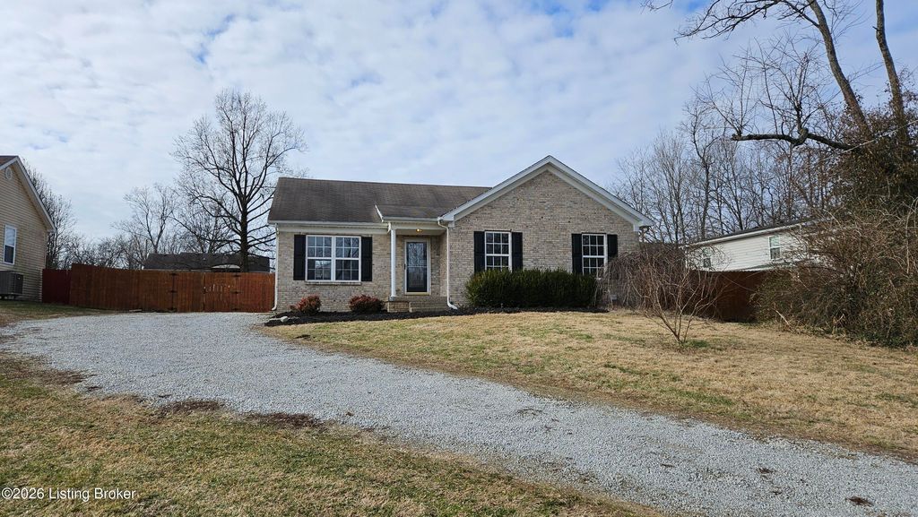Photo of 6222 Sumac Ln, Crestwood, KY 40014 (MLS # 1707526)