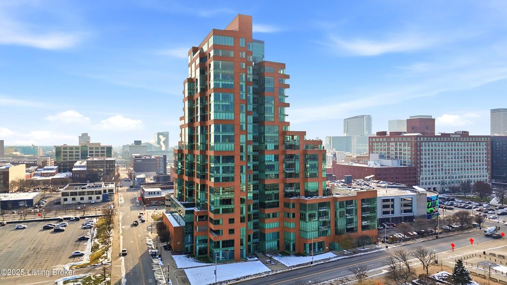 Photo of 222 E Witherspoon St #UNIT 1102, Louisville, KY 40202 (MLS # 1705944)