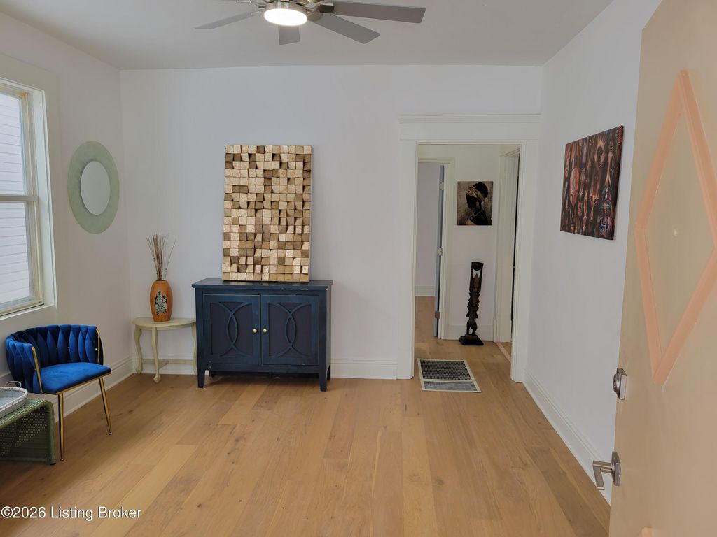 Photo of 2150 W Lee St, Louisville, KY 40210 (MLS # 1713478)