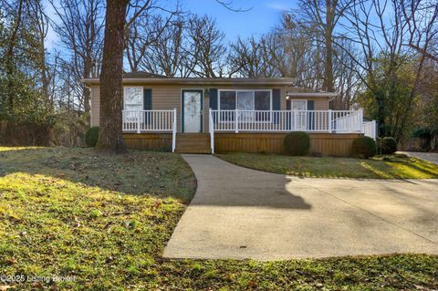 Photo of 3406 Schooler Ln, Louisville, KY 40272 (MLS # 1705708)