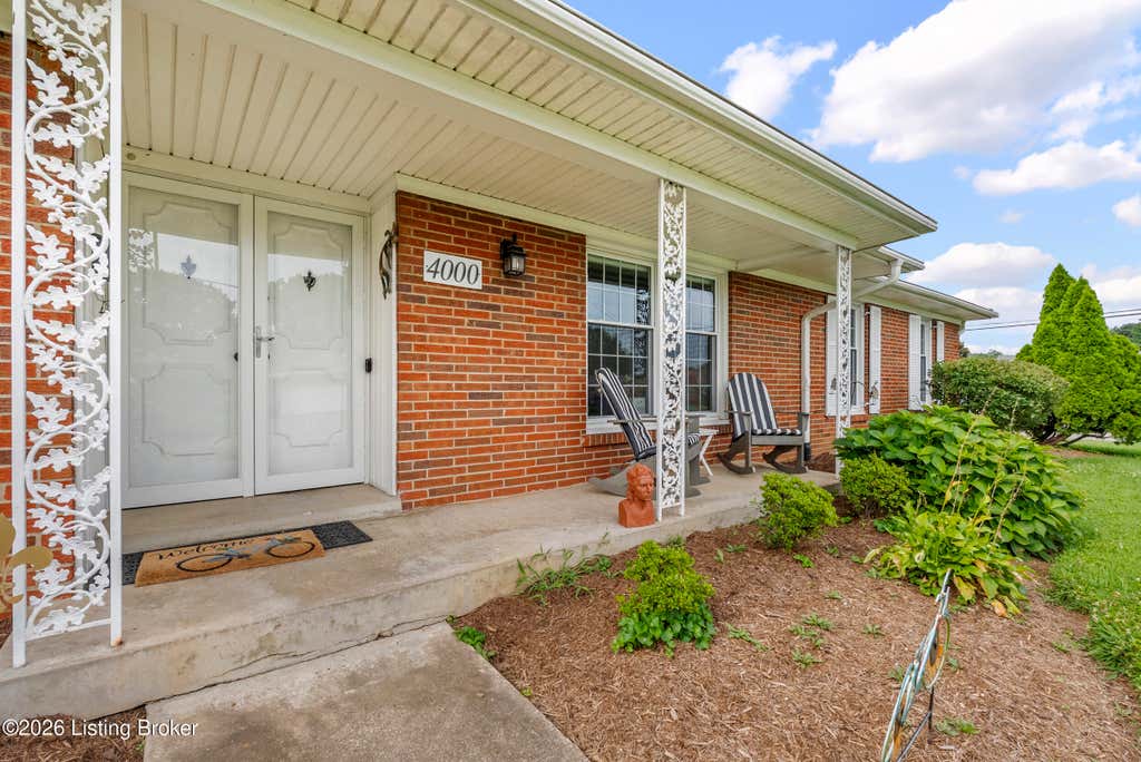 Photo of 4000 Landside Dr, Louisville, KY 40220 (MLS # 1724004)