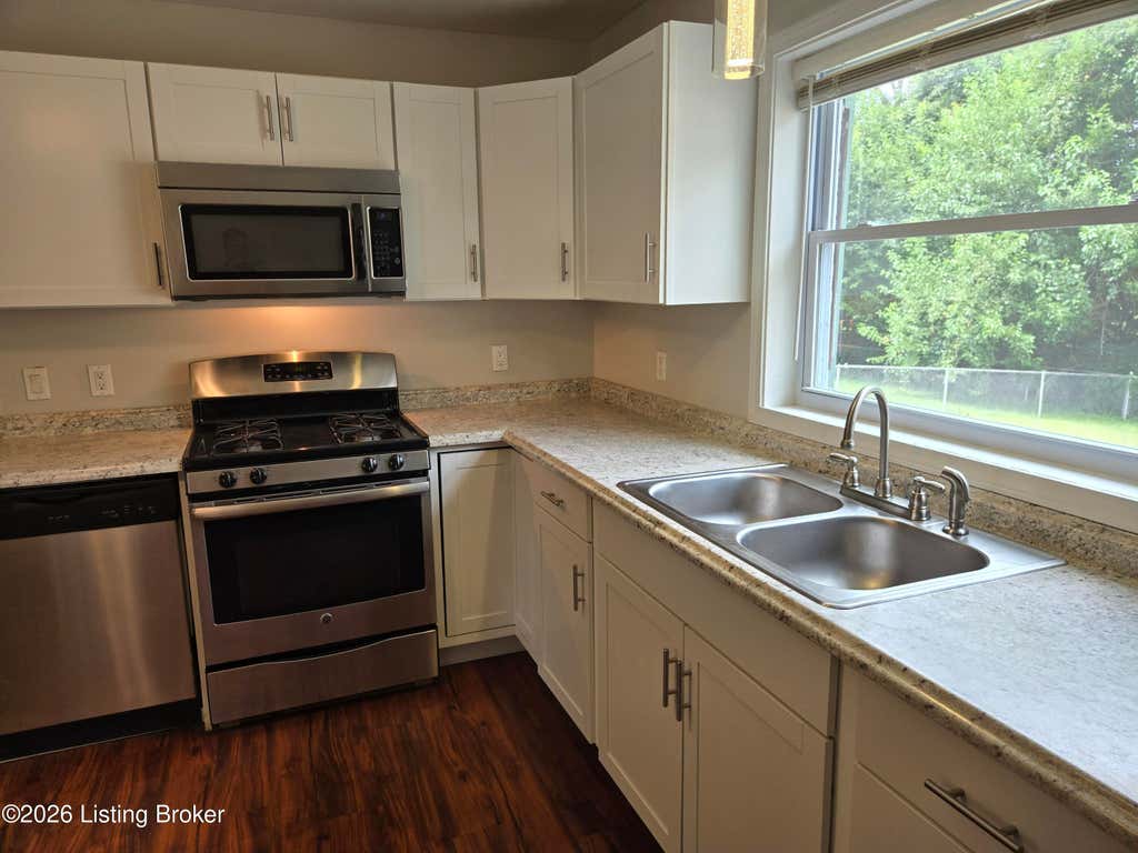 Photo of 3613 Freedom Way, Louisville, KY 40229 (MLS # 1726804)