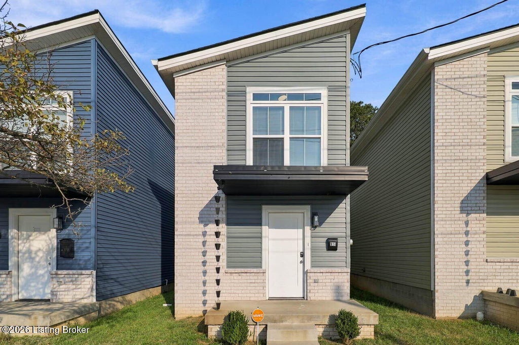 Photo of 911 S Preston St, Louisville, KY 40203 (MLS # 1729531)