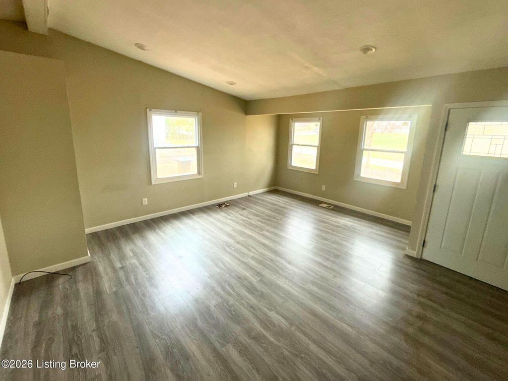 Photo of 401 Knox Ave, Vine Grove, KY 40175 (MLS # 1711787)