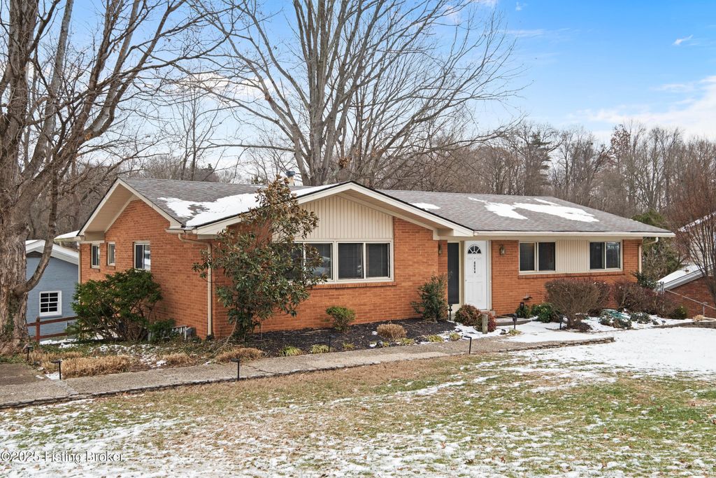 Photo of 4094 Gilman Ave, Louisville, KY 40207 (MLS # 1705594)