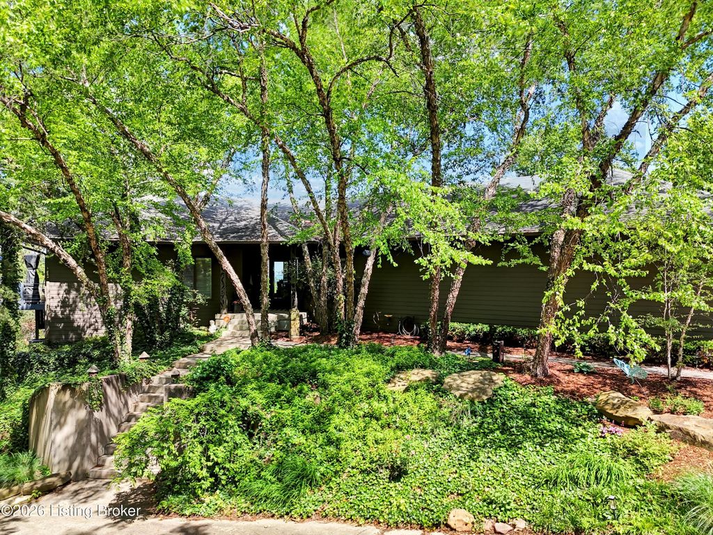 Photo of 3257 Lands End, New Albany, IN 47150 (MLS # 1716301)