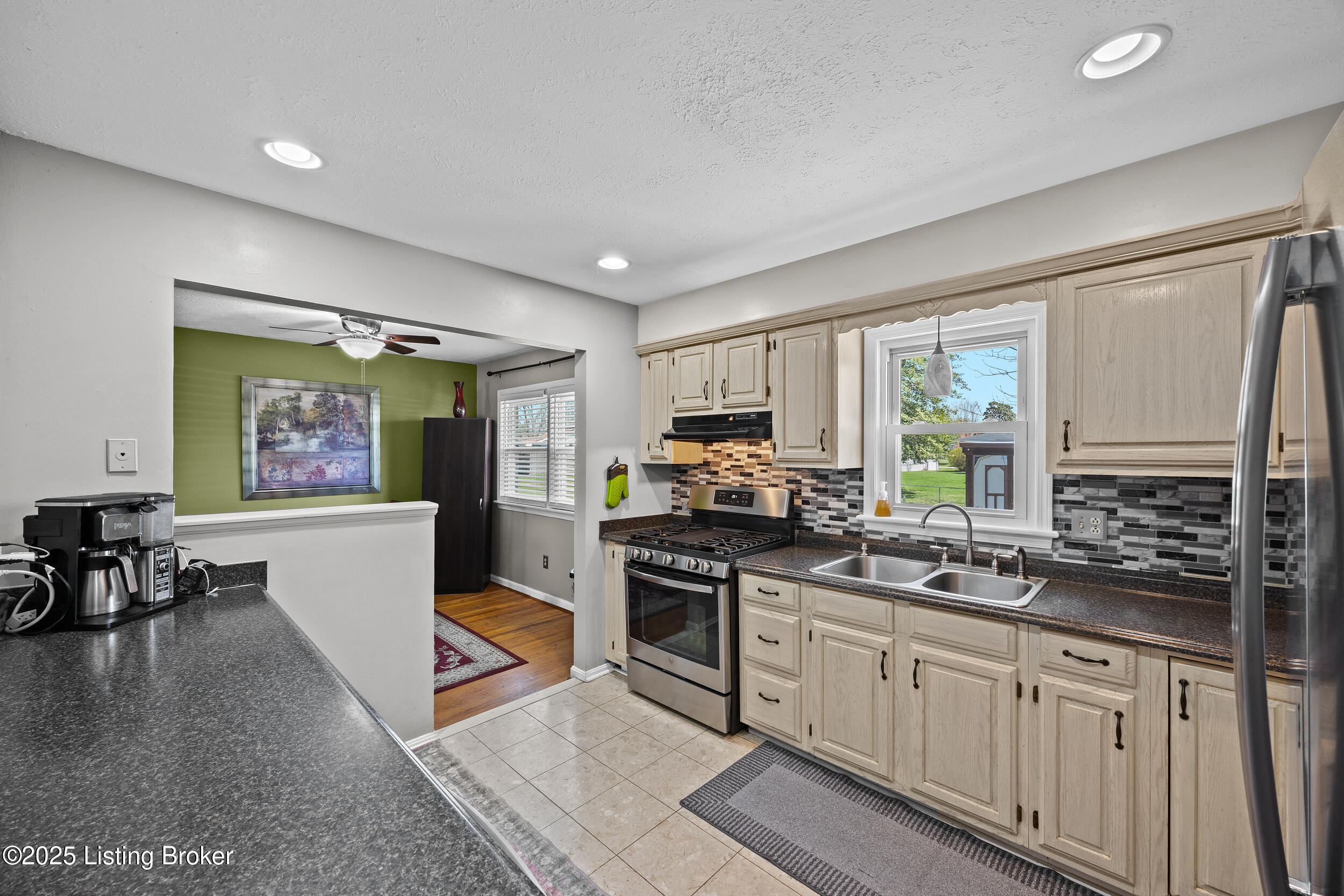 6607 Gabriel Dr, Louisville, Kentucky image 12