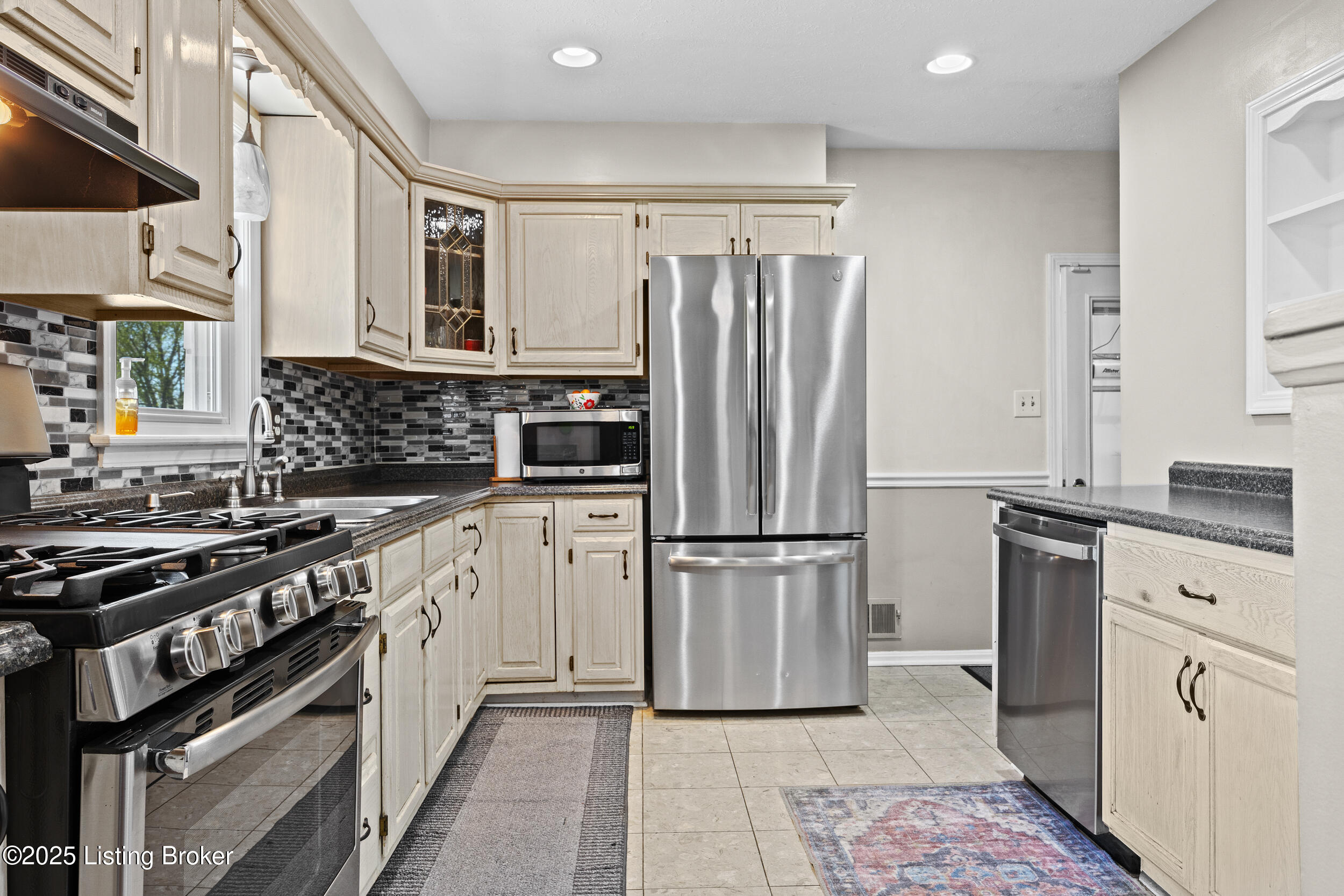 6607 Gabriel Dr, Louisville, Kentucky image 13
