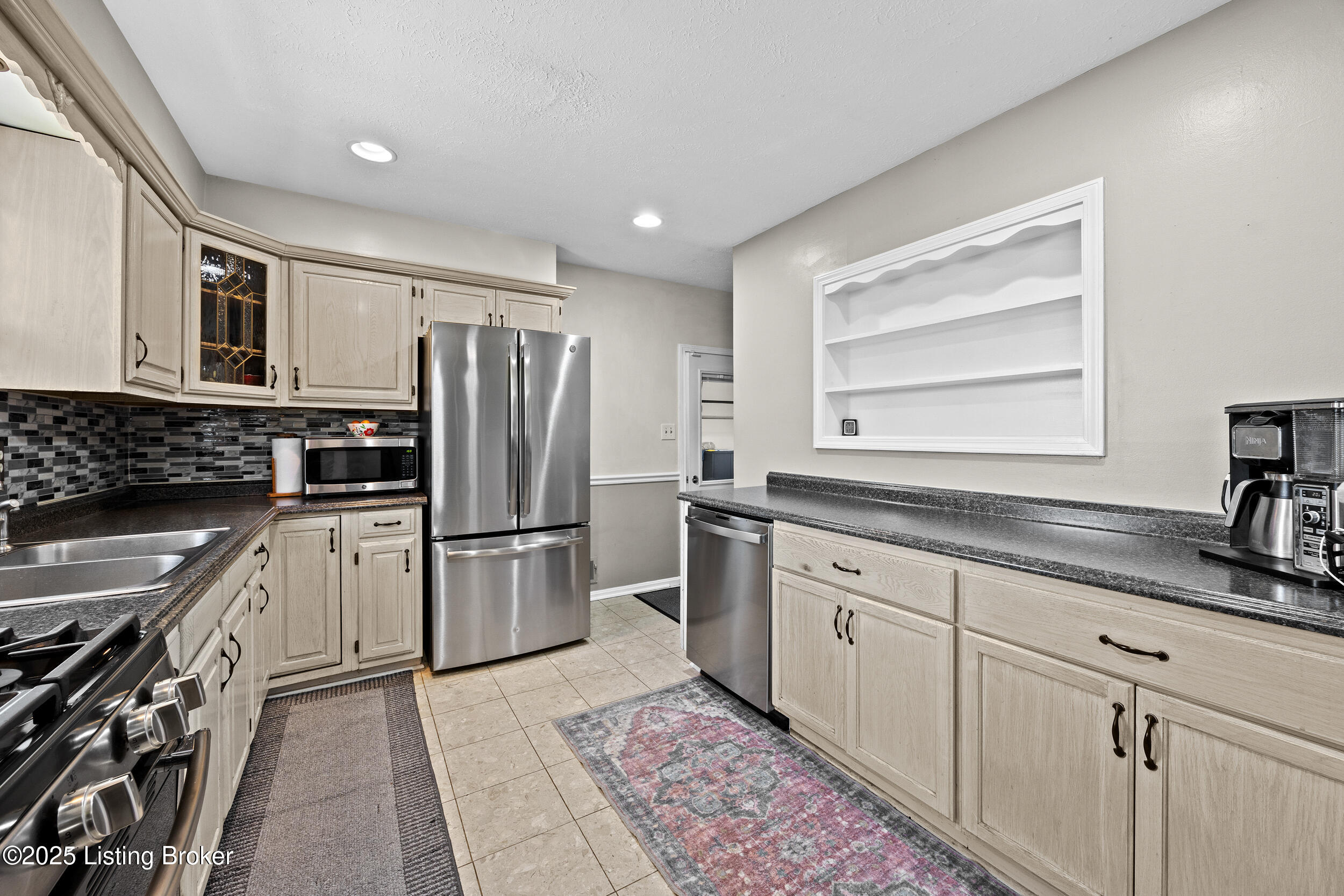 6607 Gabriel Dr, Louisville, Kentucky image 14