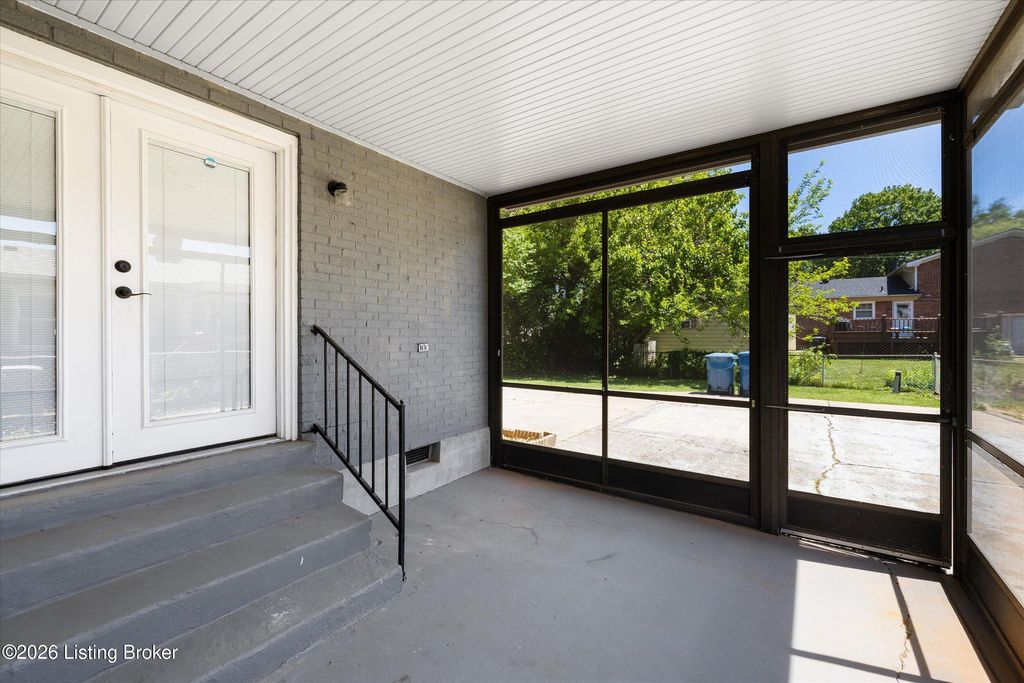 Photo of 4309 Hunsinger Ln, Louisville, KY 40220 (MLS # 1716744)