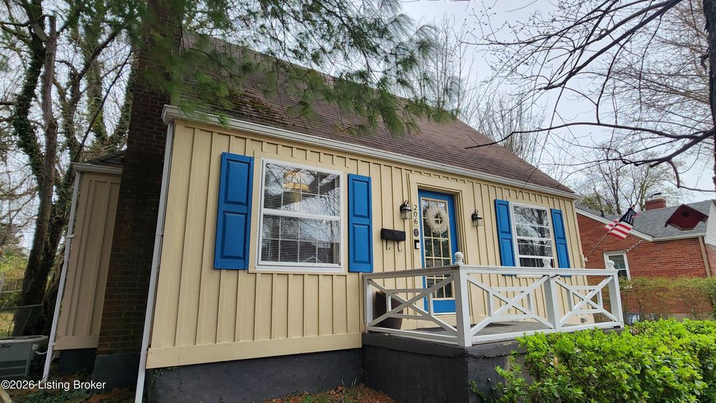 Photo of 206 Poplar Dr, Elizabethtown, KY 42701 (MLS # 1711283)