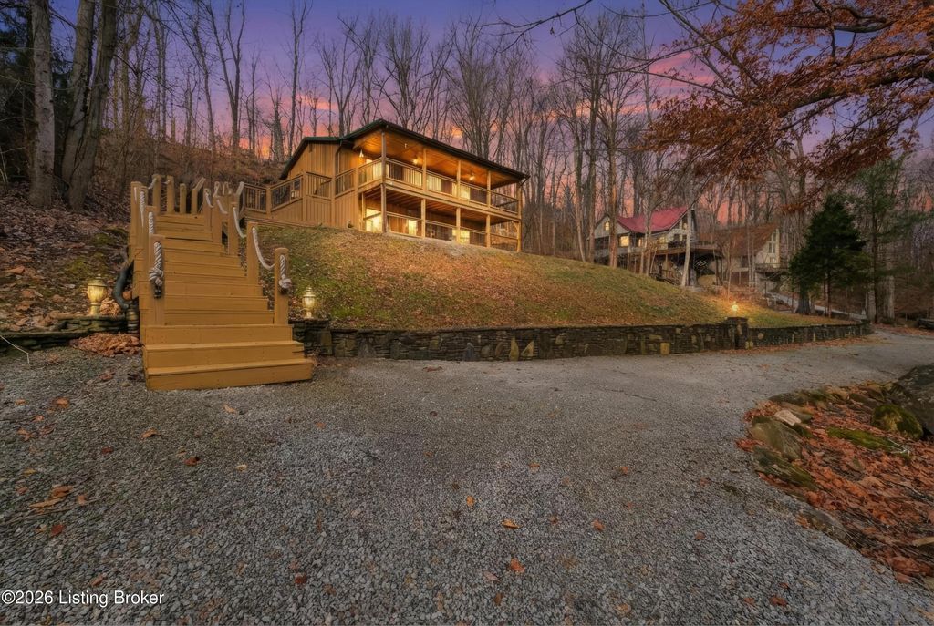 Photo of 775 Penn Run Rd, Bee Spring, KY 42207 (MLS # 1709995)