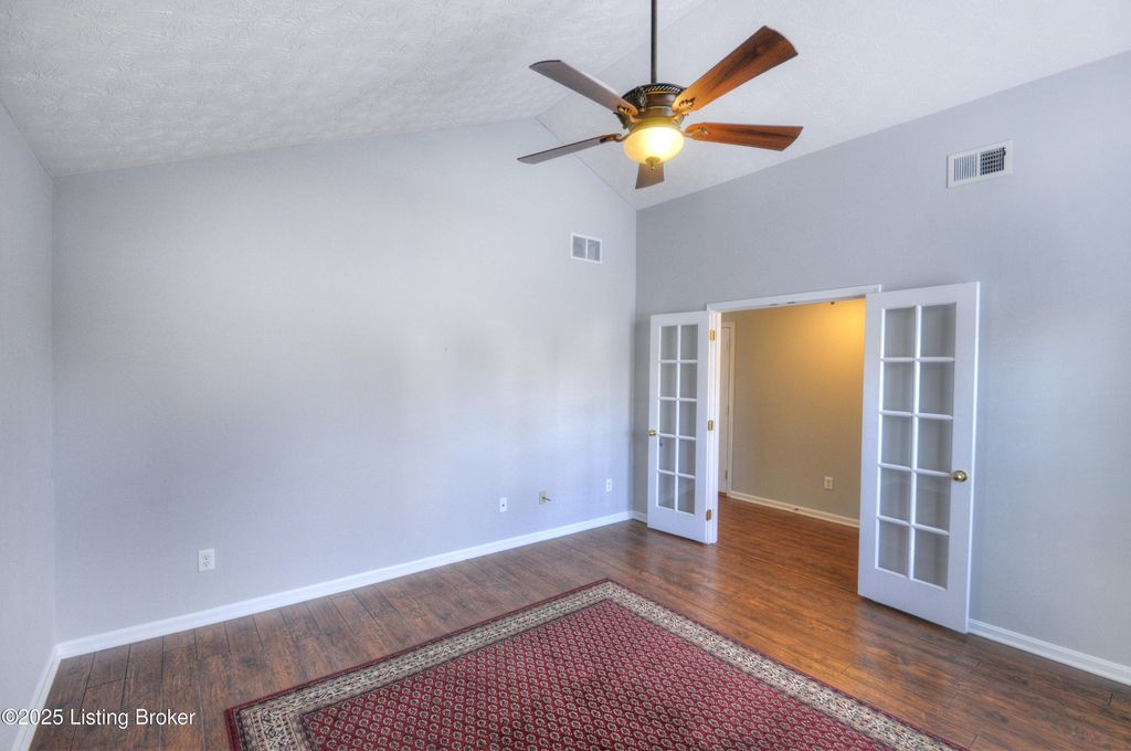 Photo of 1101 Hemlock Ct, La Grange, KY 40031 (MLS # 1705690)