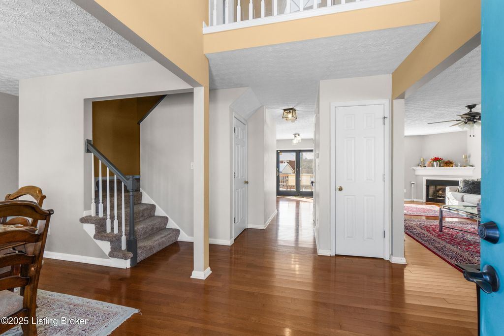 Photo of 3102 Binnacle Pl, Louisville, KY 40220 (MLS # 1716198)