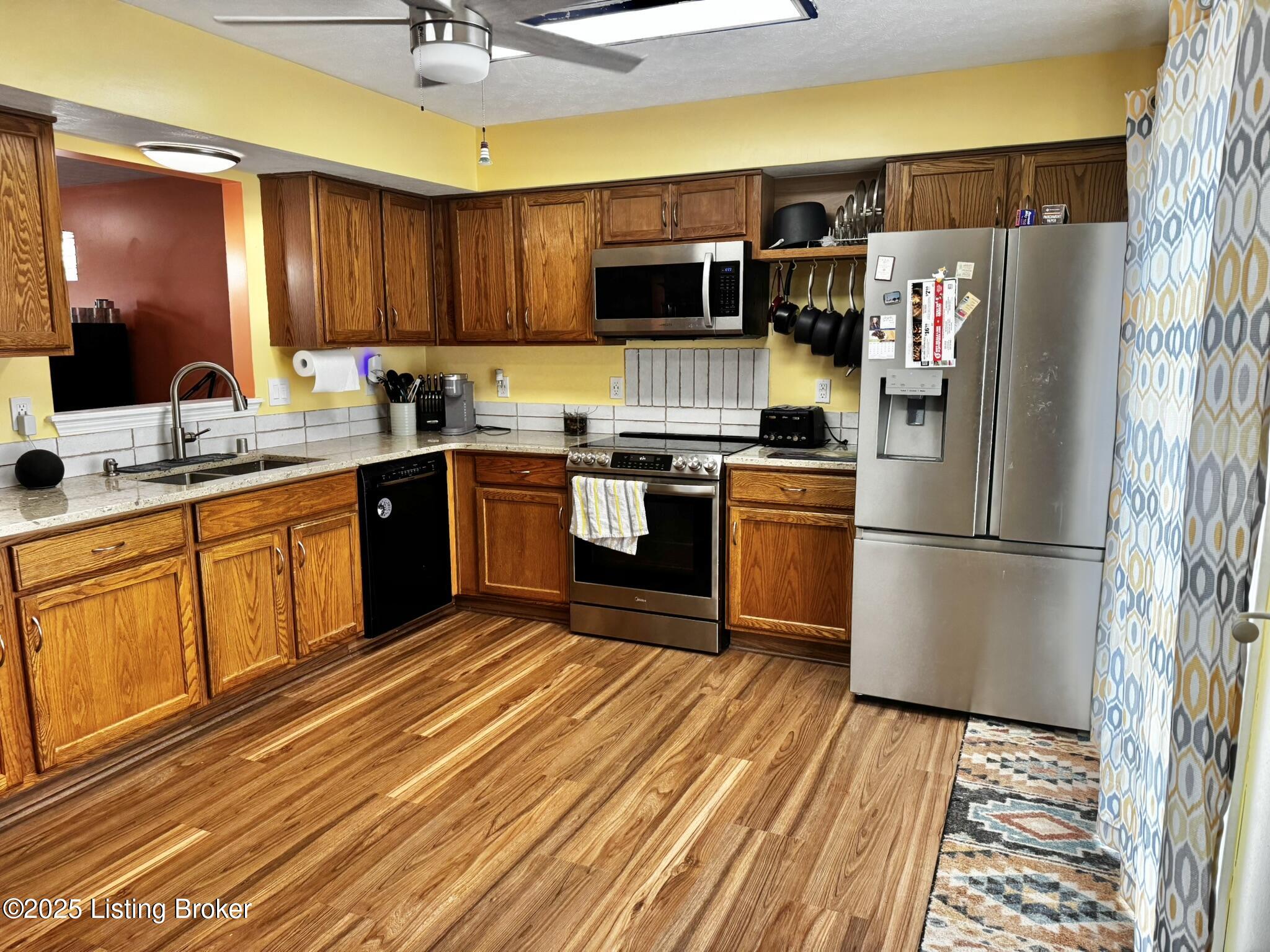8031 Aspen Green Ln, Louisville, Kentucky image 12
