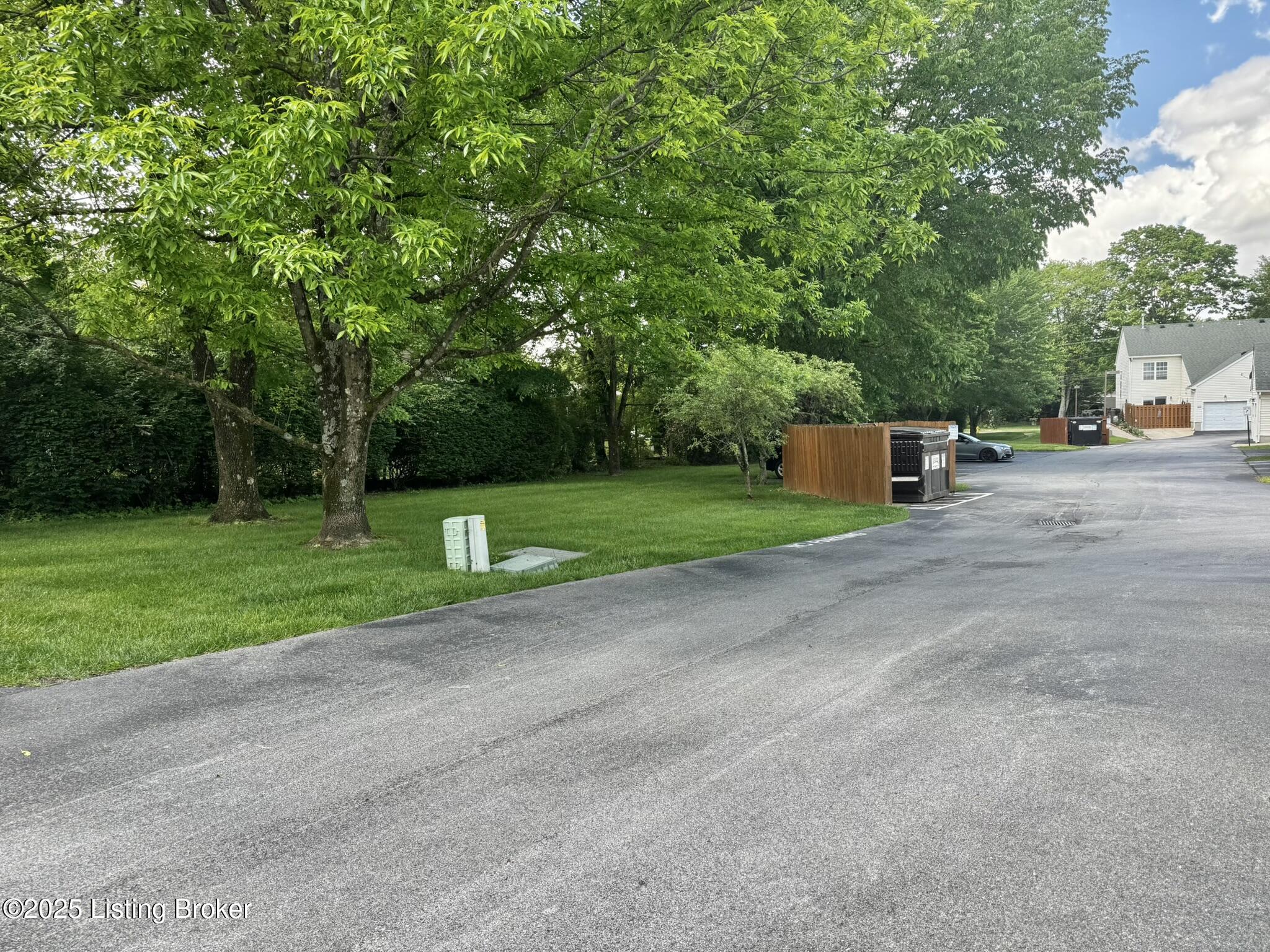 8031 Aspen Green Ln, Louisville, Kentucky image 40