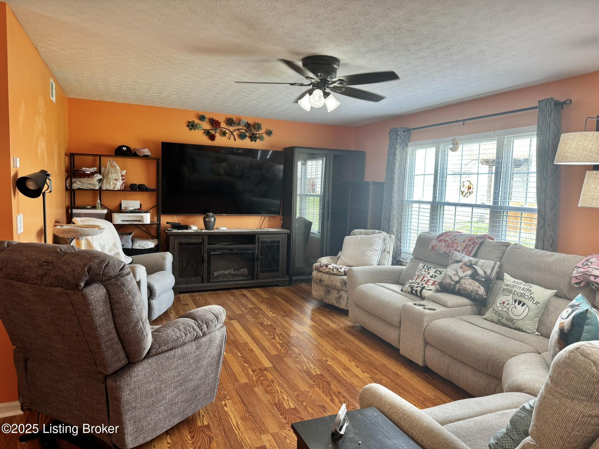 8031 Aspen Green Ln, Louisville, Kentucky image 5