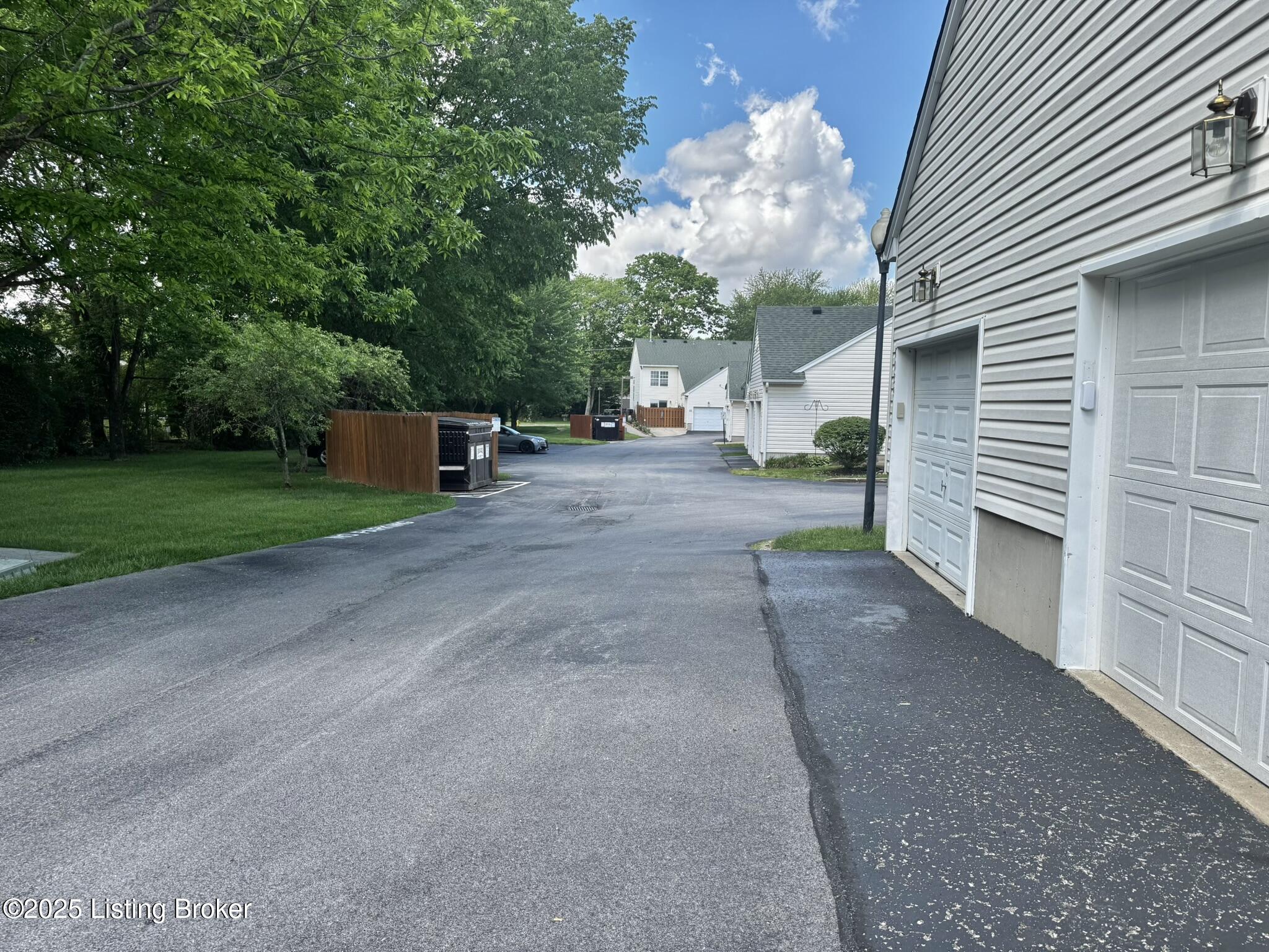 8031 Aspen Green Ln, Louisville, Kentucky image 37