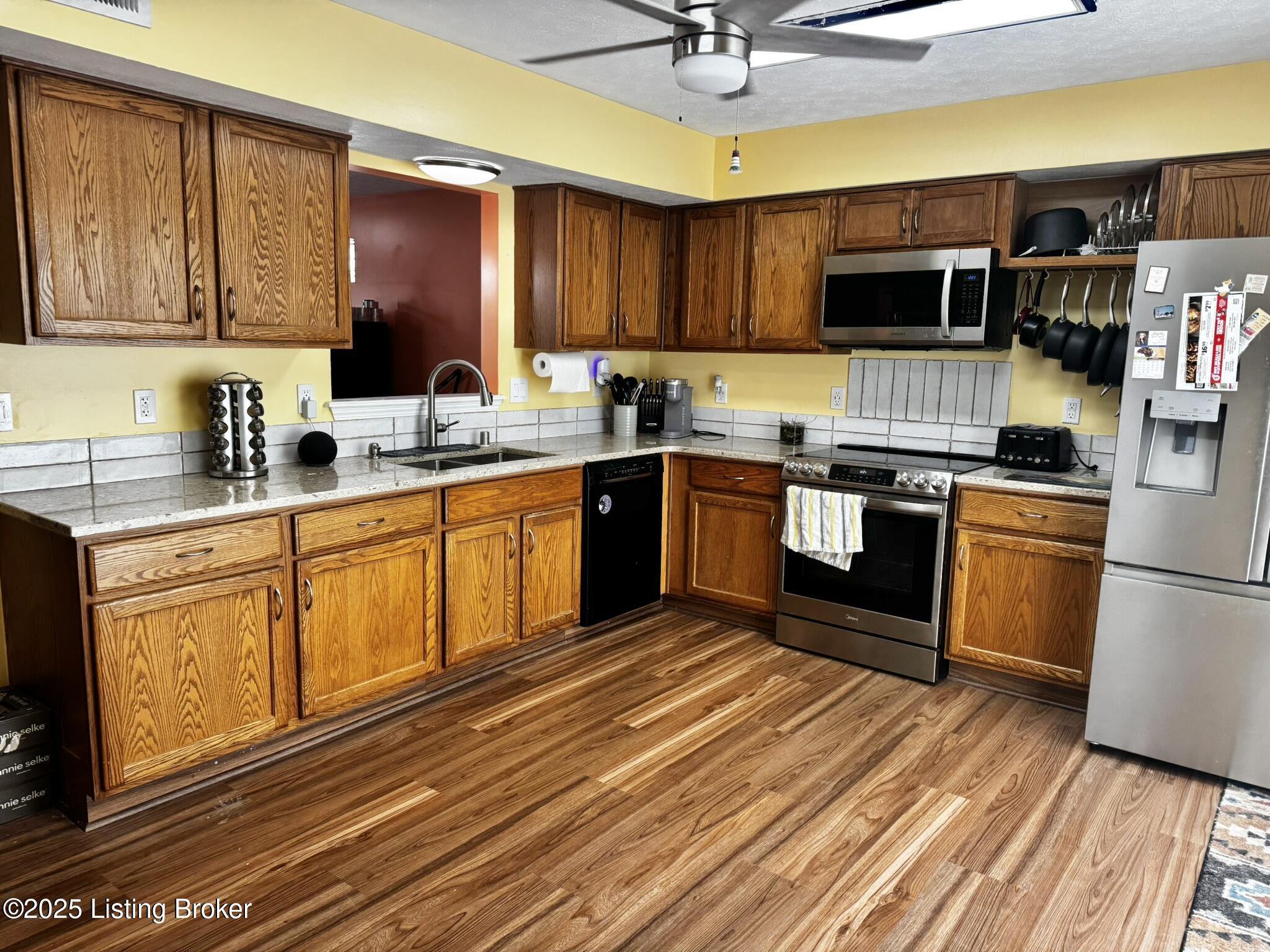 8031 Aspen Green Ln, Louisville, Kentucky image 13