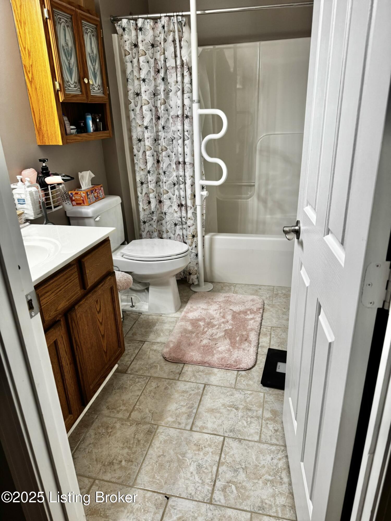 8031 Aspen Green Ln, Louisville, Kentucky image 29
