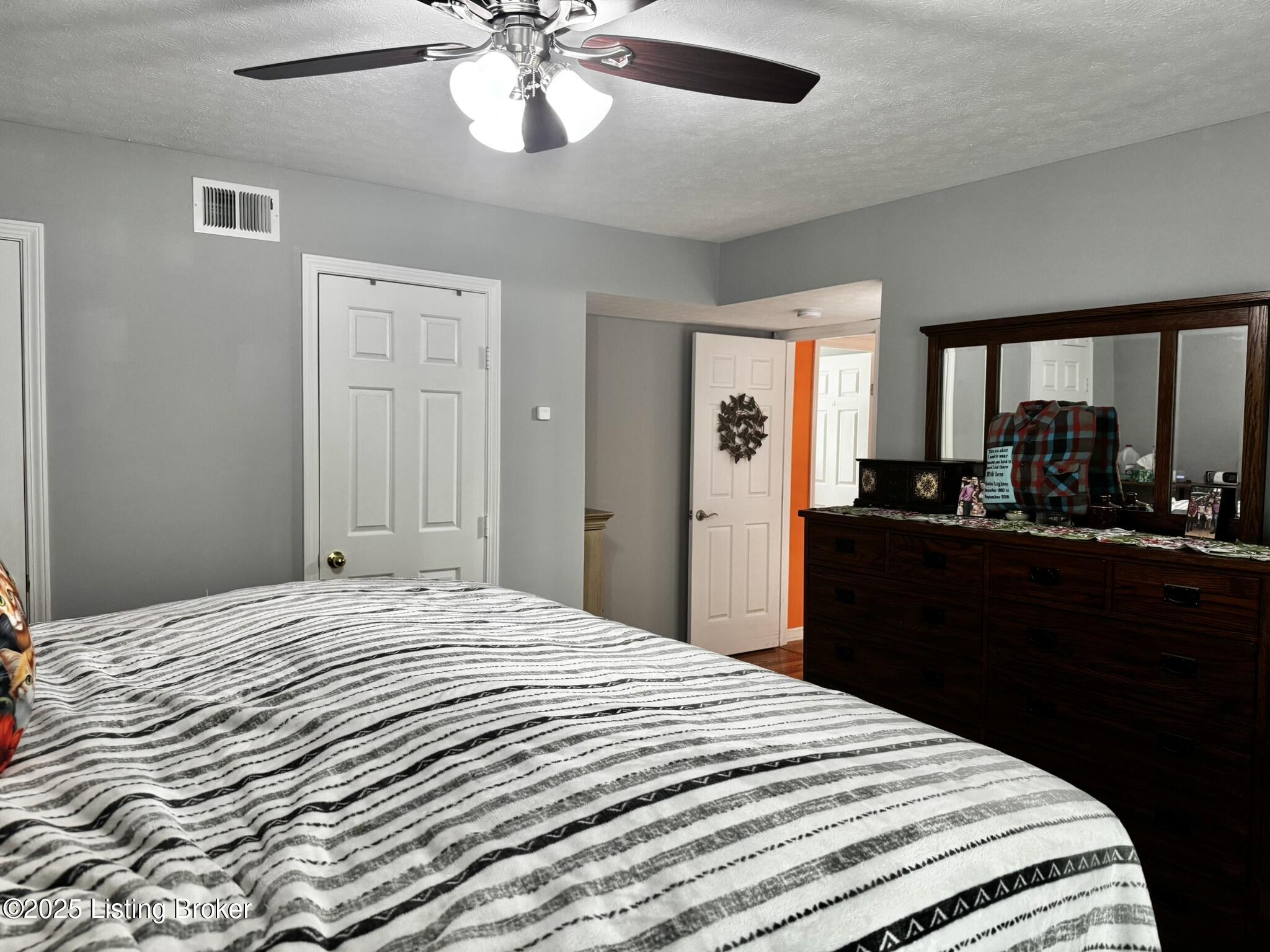 8031 Aspen Green Ln, Louisville, Kentucky image 27