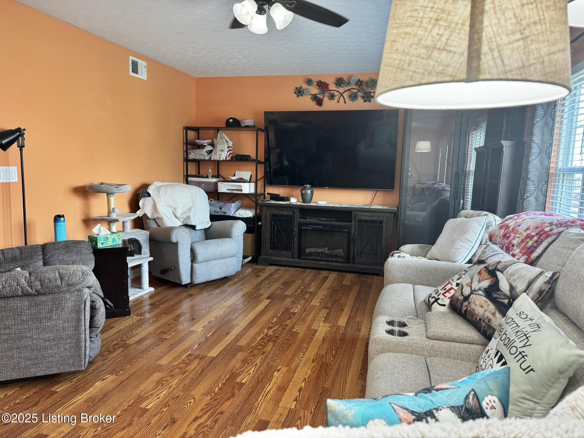 8031 Aspen Green Ln, Louisville, Kentucky image 6