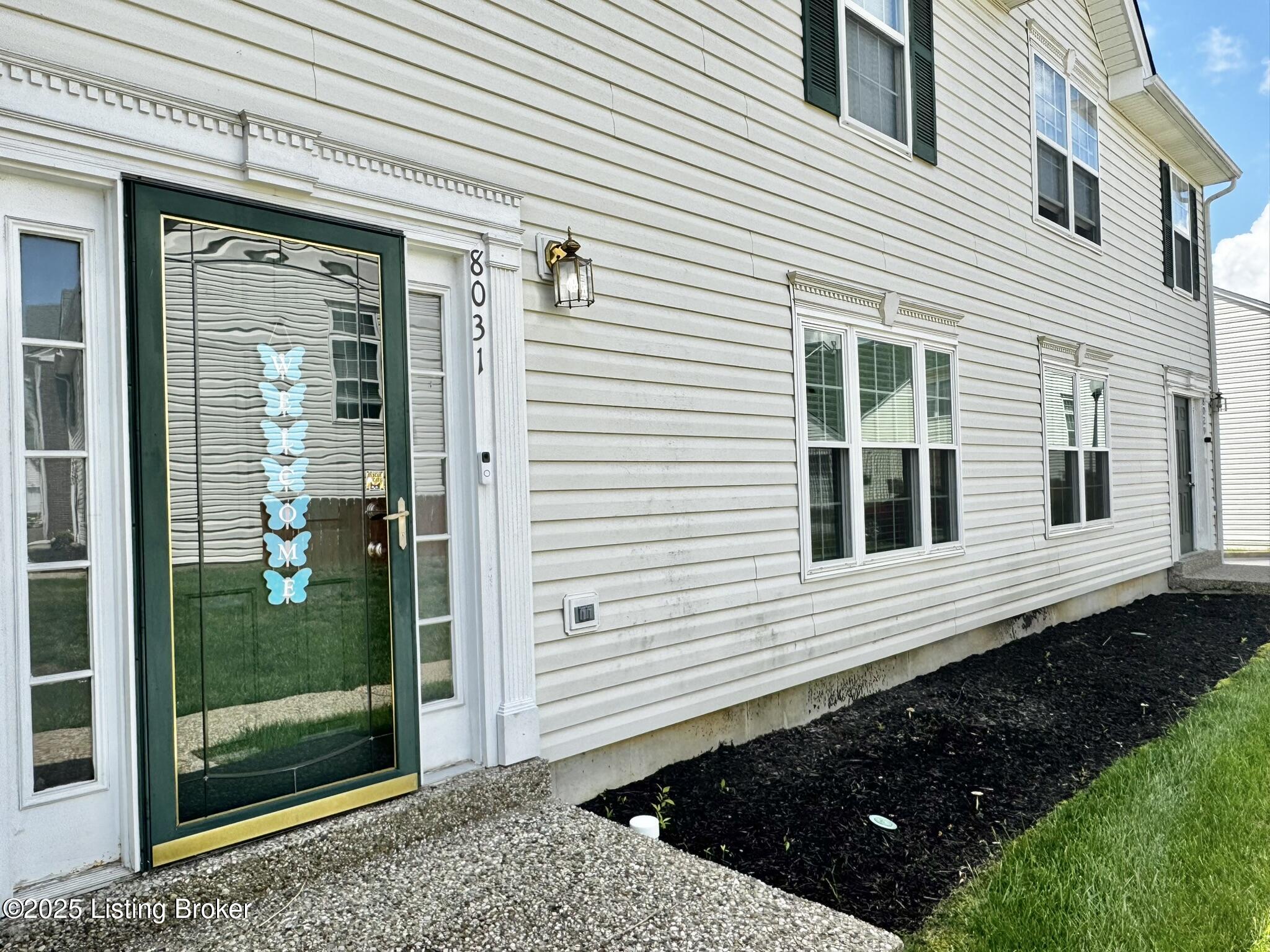 8031 Aspen Green Ln, Louisville, Kentucky image 3