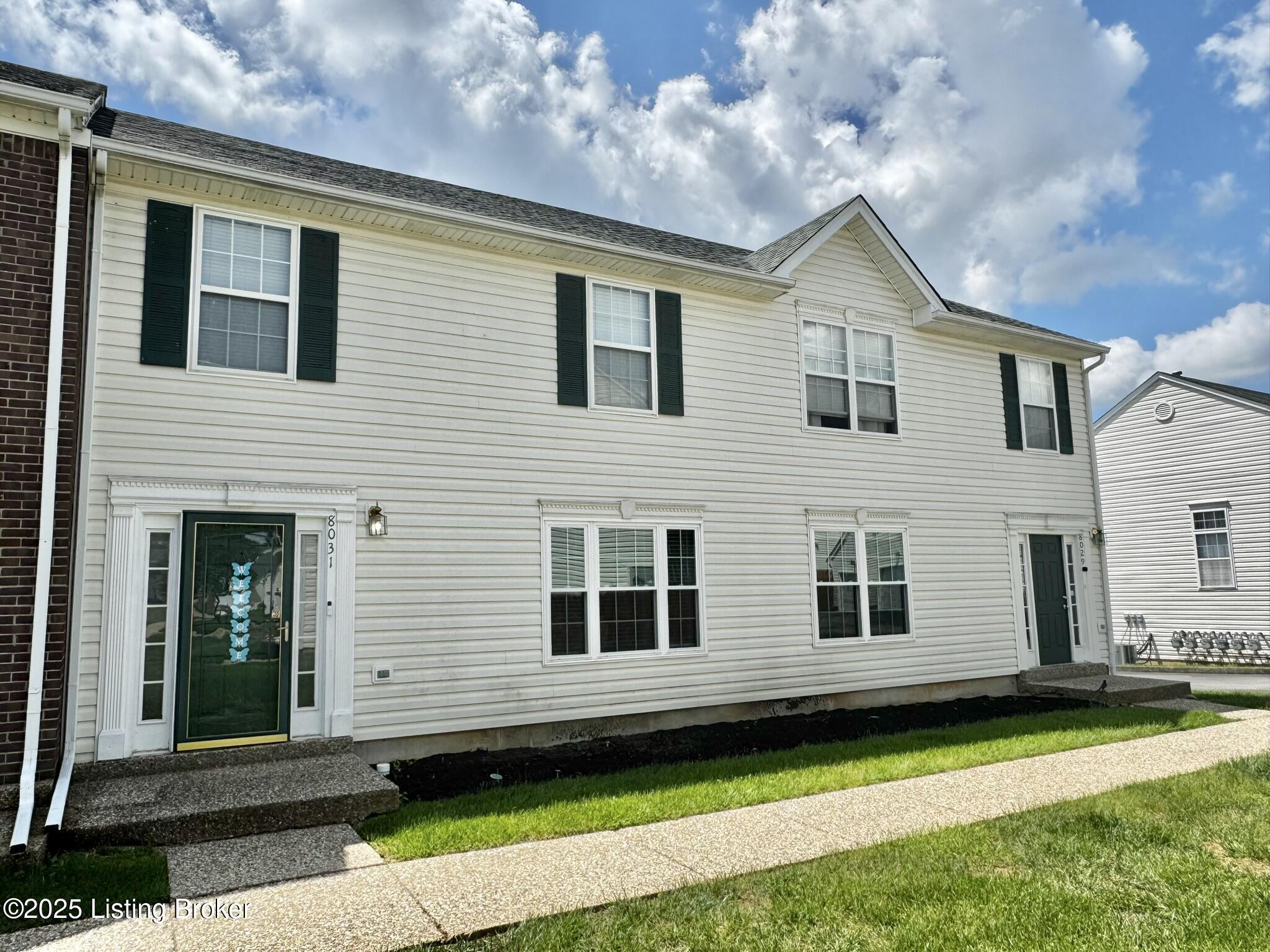 8031 Aspen Green Ln, Louisville, Kentucky image 2
