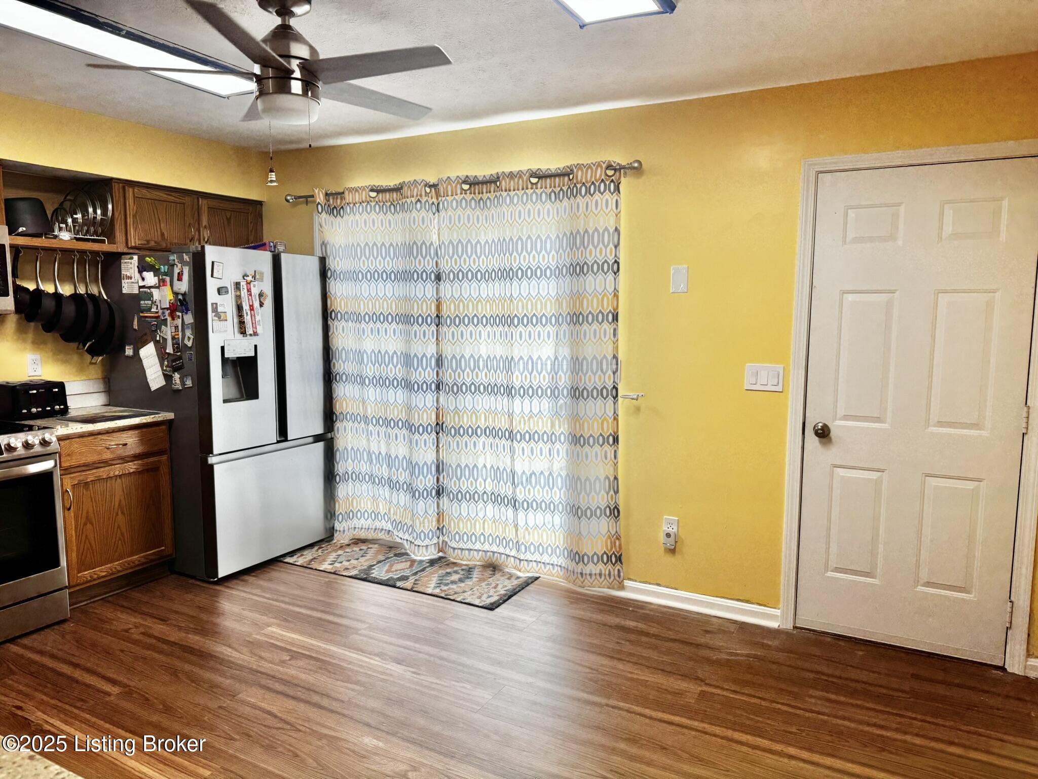 8031 Aspen Green Ln, Louisville, Kentucky image 11