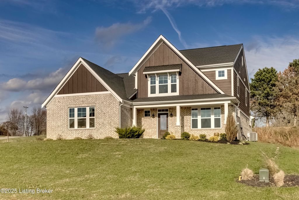 Photo of 2202 Quail Ridge Dr, La Grange, KY 40031 (MLS # 1703836)