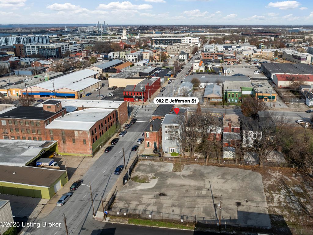 Photo of 902 E Jefferson St #A, Louisville, KY 40206 (MLS # 1706347)