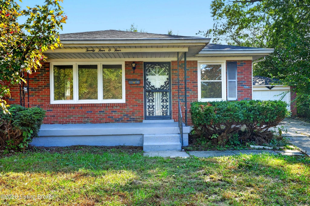 Photo of 2404 Waco Ct, Louisville, KY 40216 (MLS # 1731946)