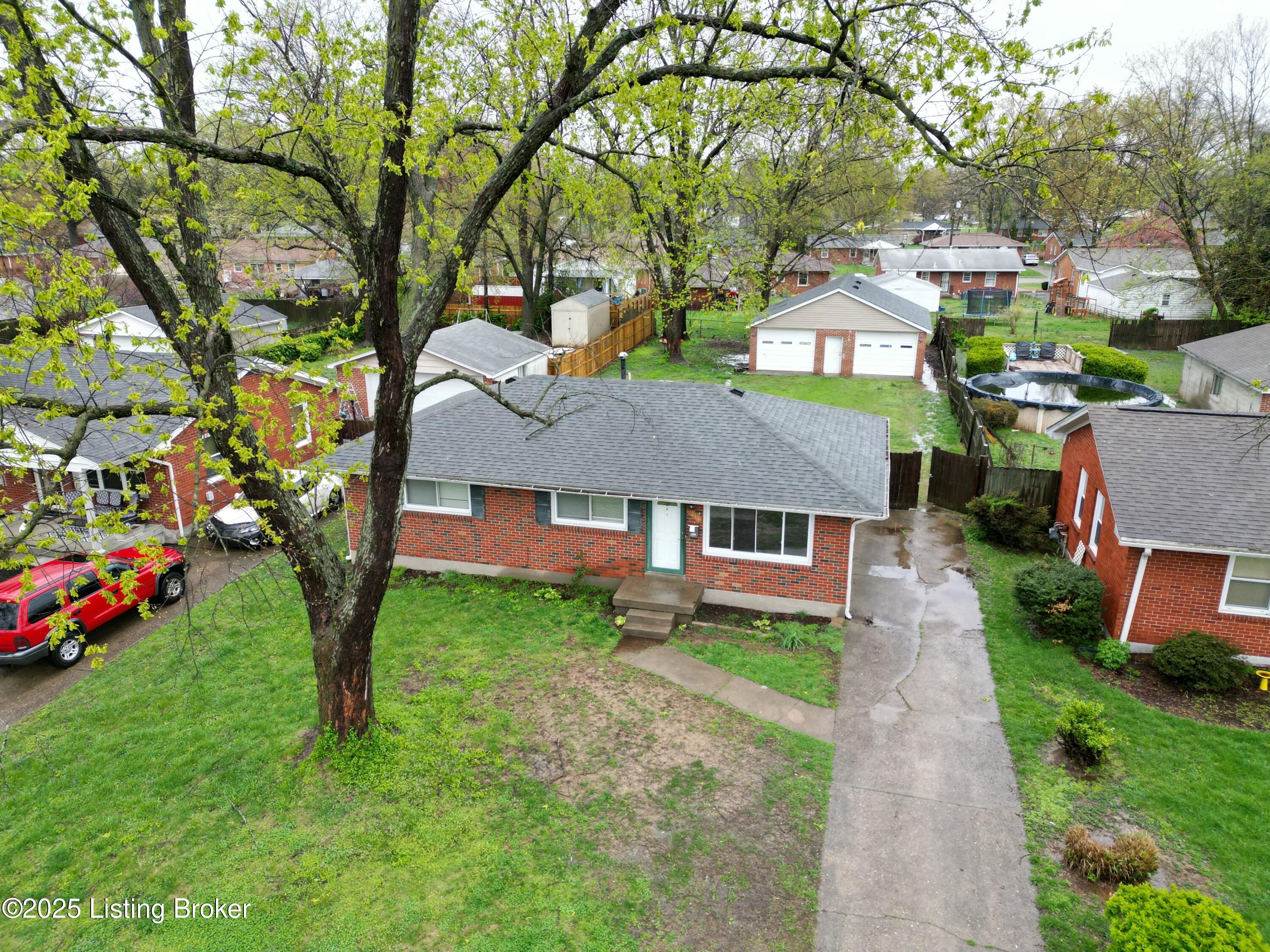 6214 Middlerose Cir, Louisville, Kentucky image 3