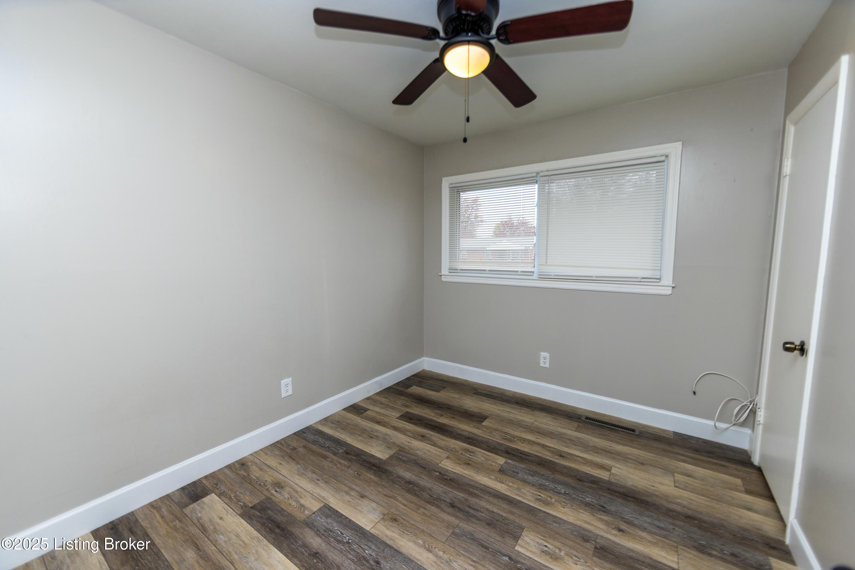 6214 Middlerose Cir, Louisville, Kentucky image 13