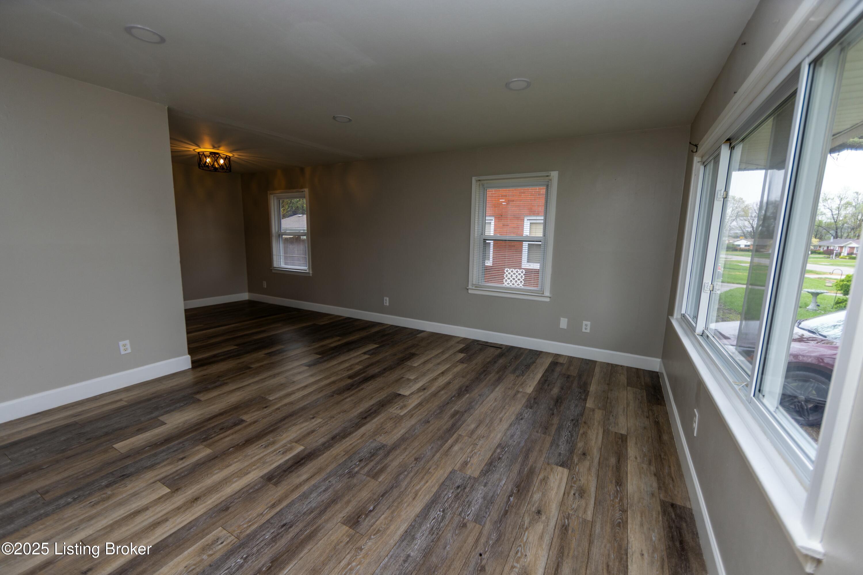 6214 Middlerose Cir, Louisville, Kentucky image 5