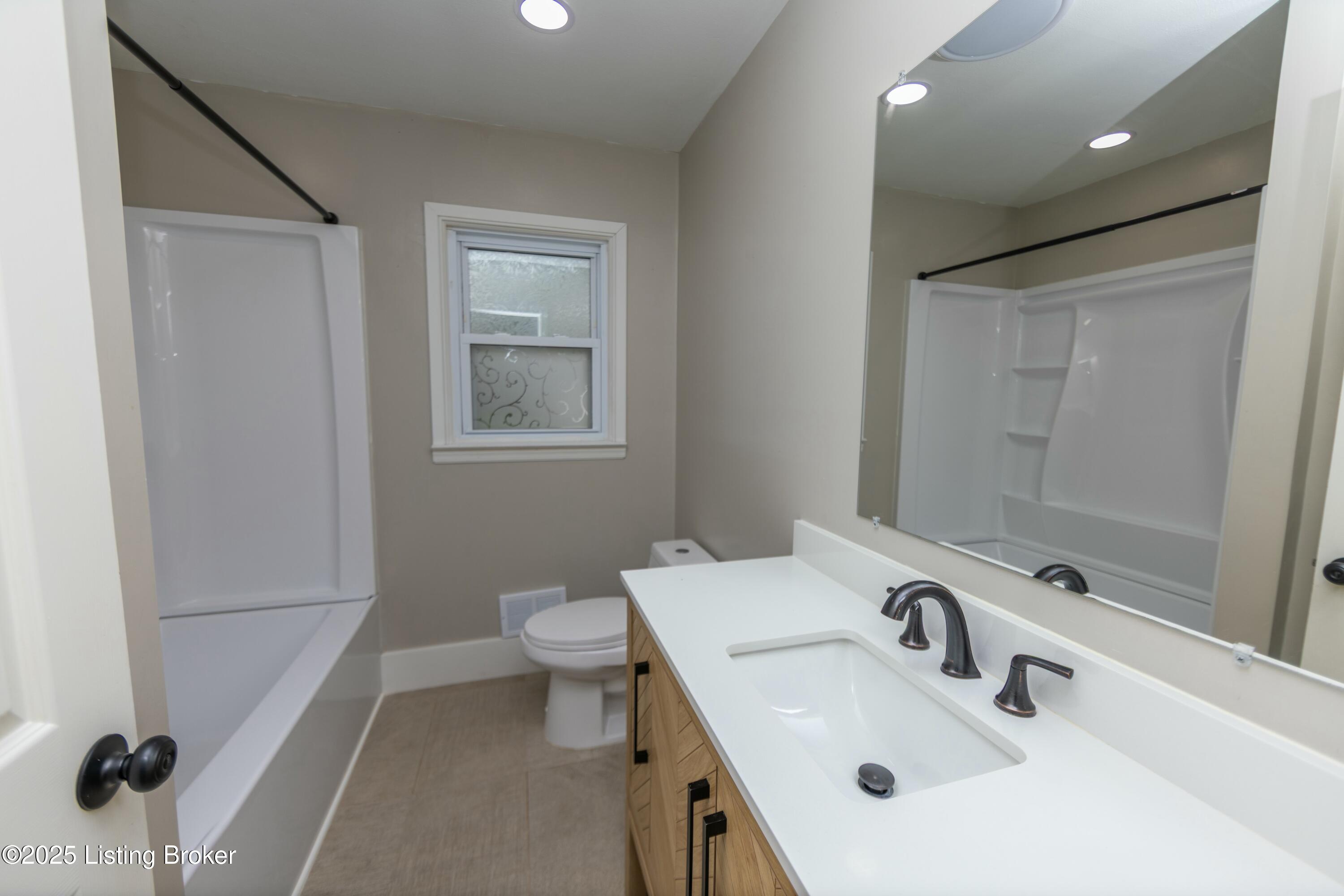 6214 Middlerose Cir, Louisville, Kentucky image 11