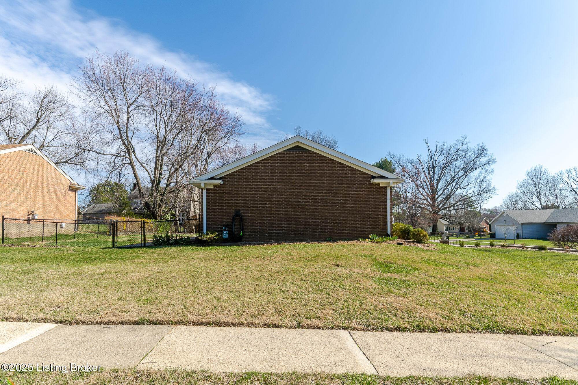 2811 Weissinger Rd, Louisville, Kentucky image 5
