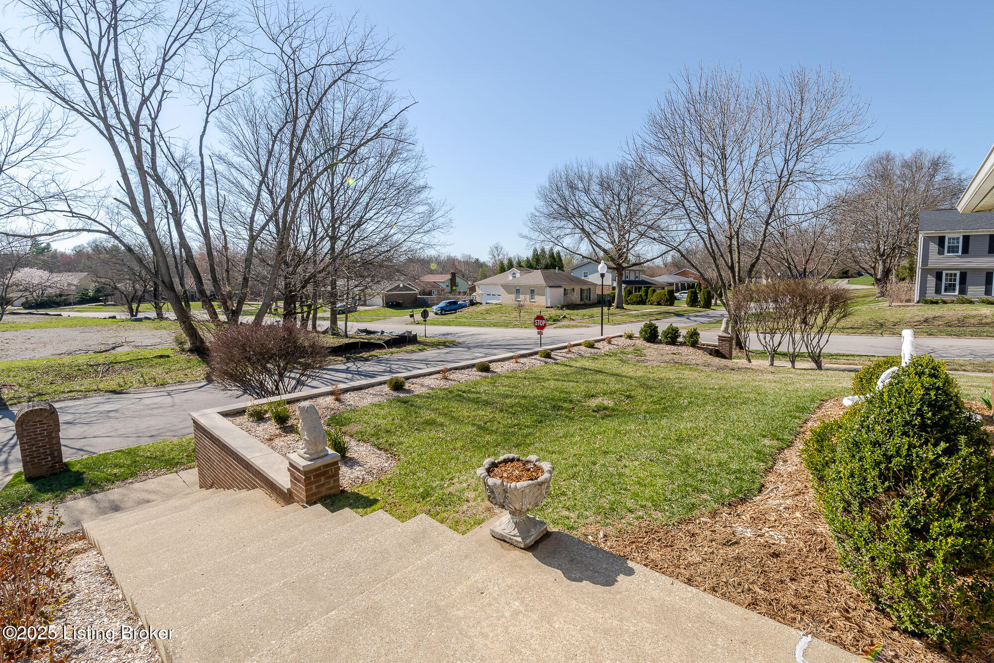 2811 Weissinger Rd, Louisville, Kentucky image 3