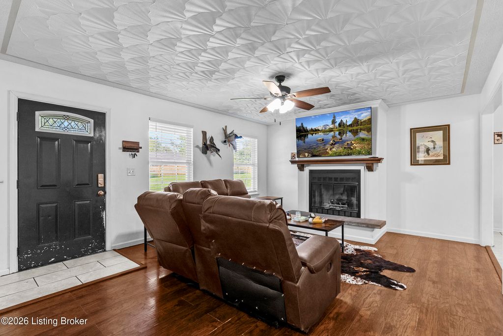 Photo of 749 Tindale Dr, Taylorsville, KY 40071 (MLS # 1723823)