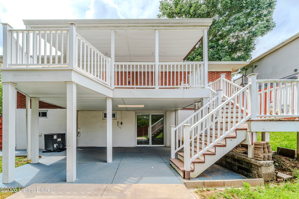 Photo of 5905 Whispering Hills Blvd, Louisville, KY 40219 (MLS # 1721732)