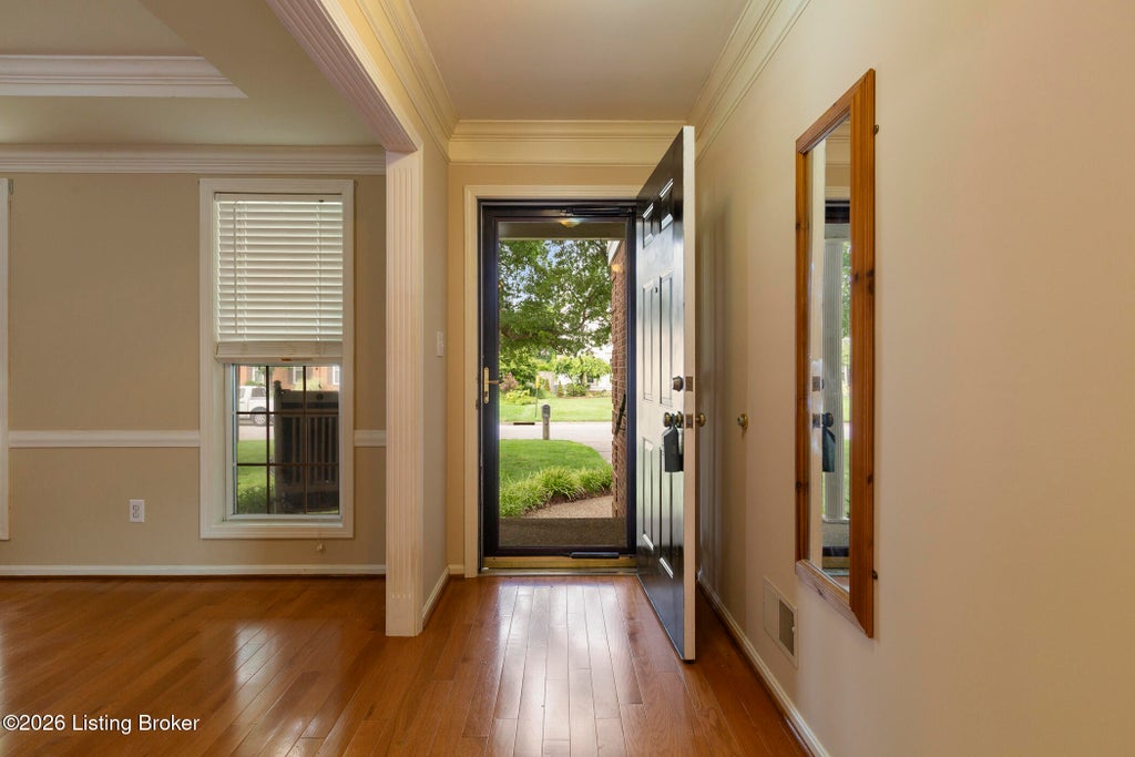 Photo of 504 Evergreen Place Ct, Louisville, KY 40223 (MLS # 1722775)