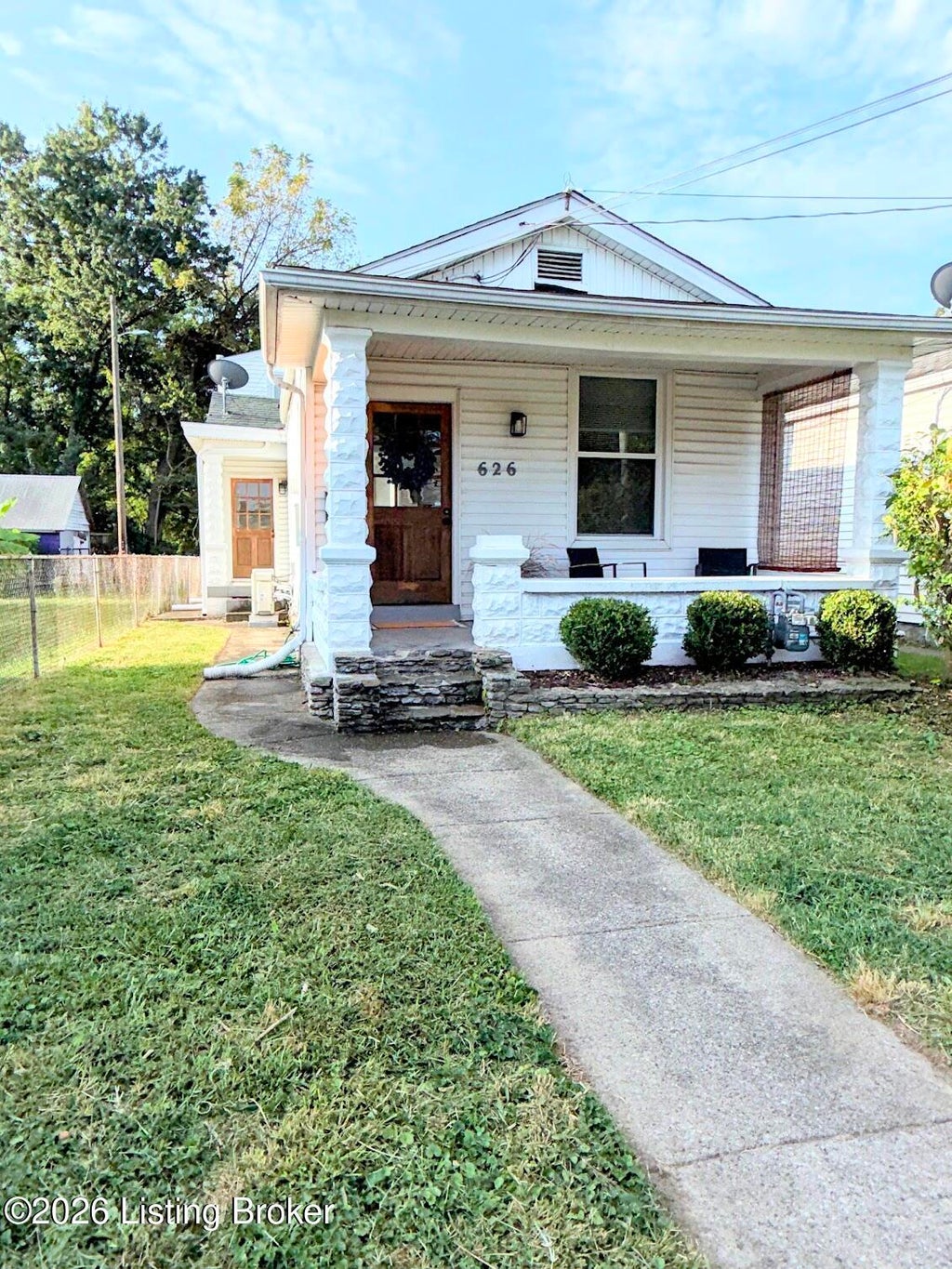 Photo of 626 E Hill St, Louisville, KY 40217 (MLS # 1729459)