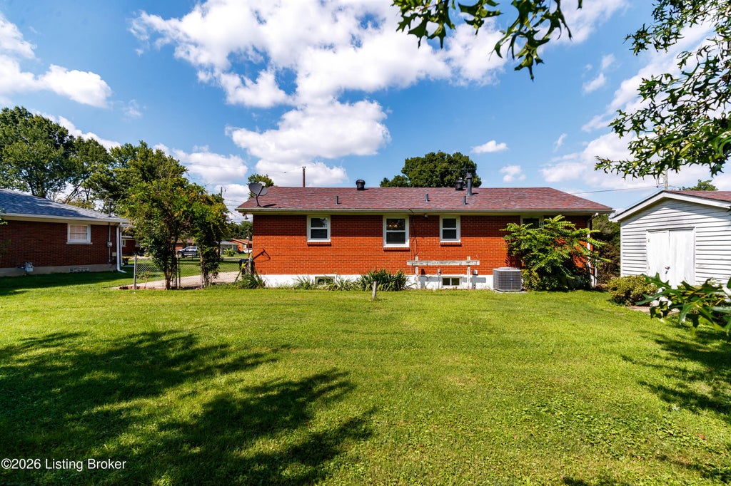 Photo of 6326 Krause Ave, Louisville, KY 40216 (MLS # 1725906)