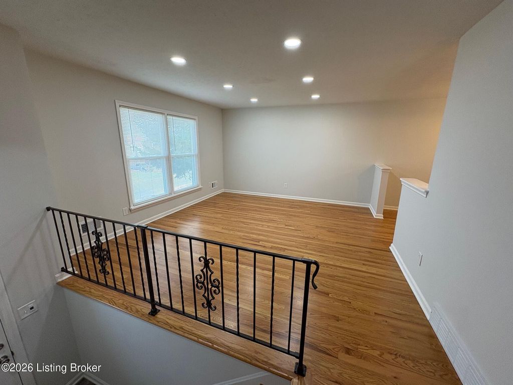 Photo of 4802 Andrea Way, Louisville, KY 40219 (MLS # 1706216)