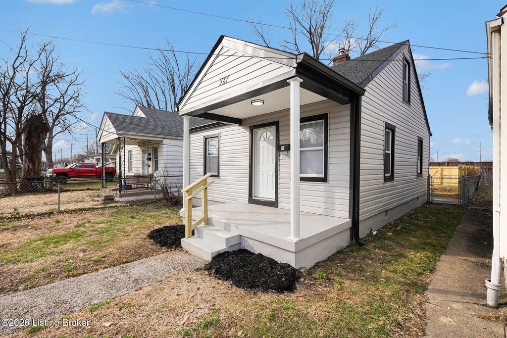 Photo of 927 Dresden Ave, Louisville, KY 40215 (MLS # 1710556)