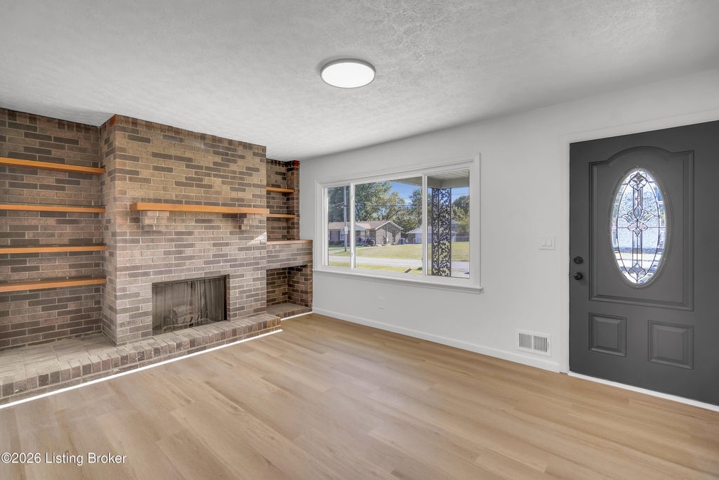 Photo of 3224 Teakwood Cir, Louisville, KY 40216 (MLS # 1732644)